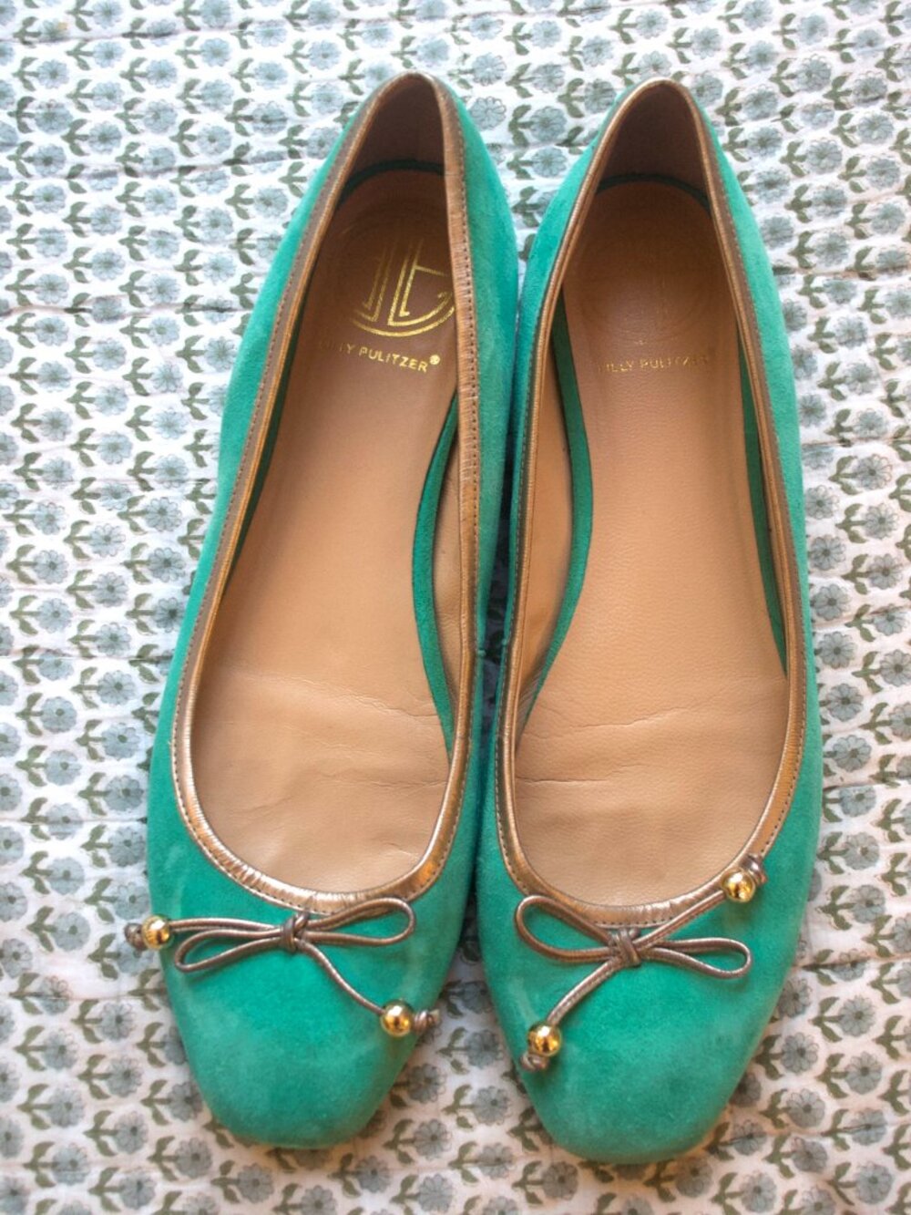 Lilly Pulitzer "Jewel" Green Teal Suede Flat Shoes Square Toe with Gold Bow